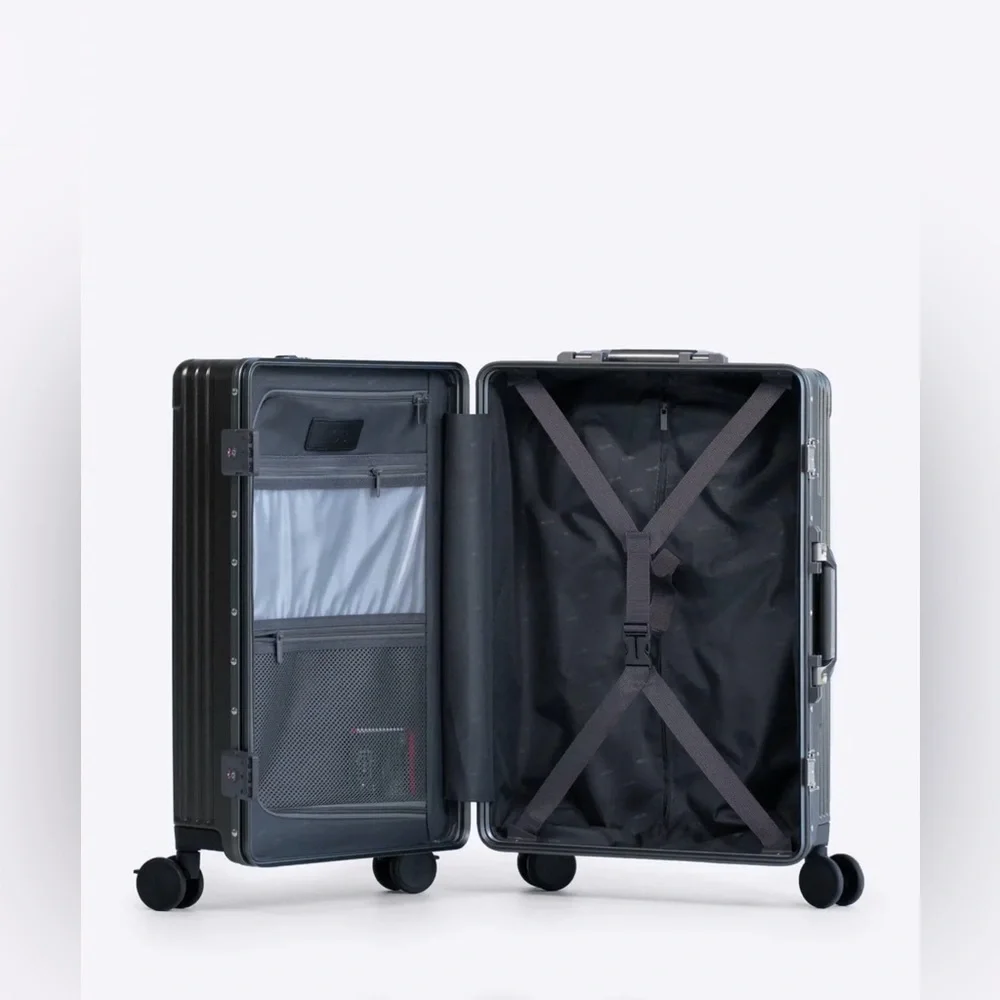 NOBL Carry-On: All-In-One - GREAT CONDITION - Picture 6 of 16